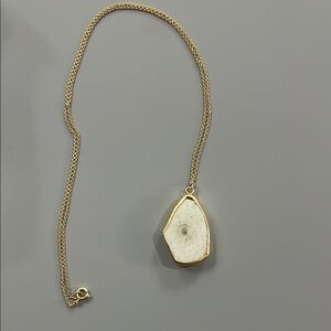 Elegant Gold and White Pendant Necklace